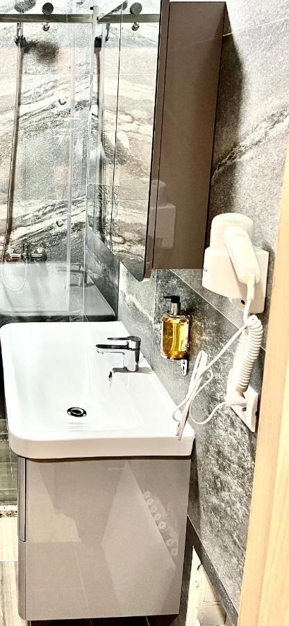 Gloria'S Apartment Lungomare فلورا المظهر الخارجي الصورة